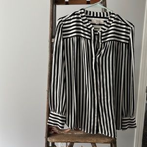 Long sleeves black and white Loft blouse